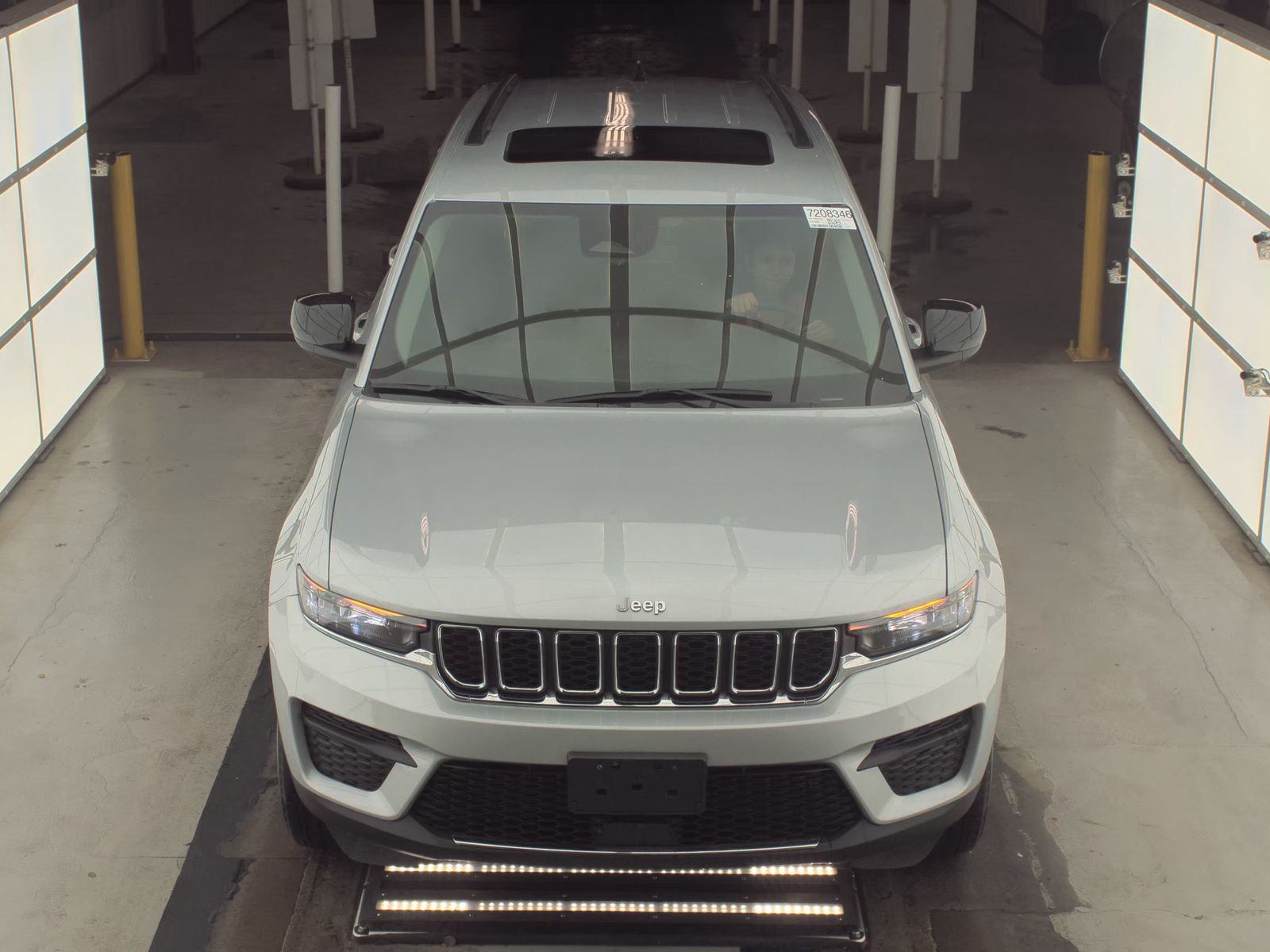 2023 Jeep Grand Cherokee Laredo AWD