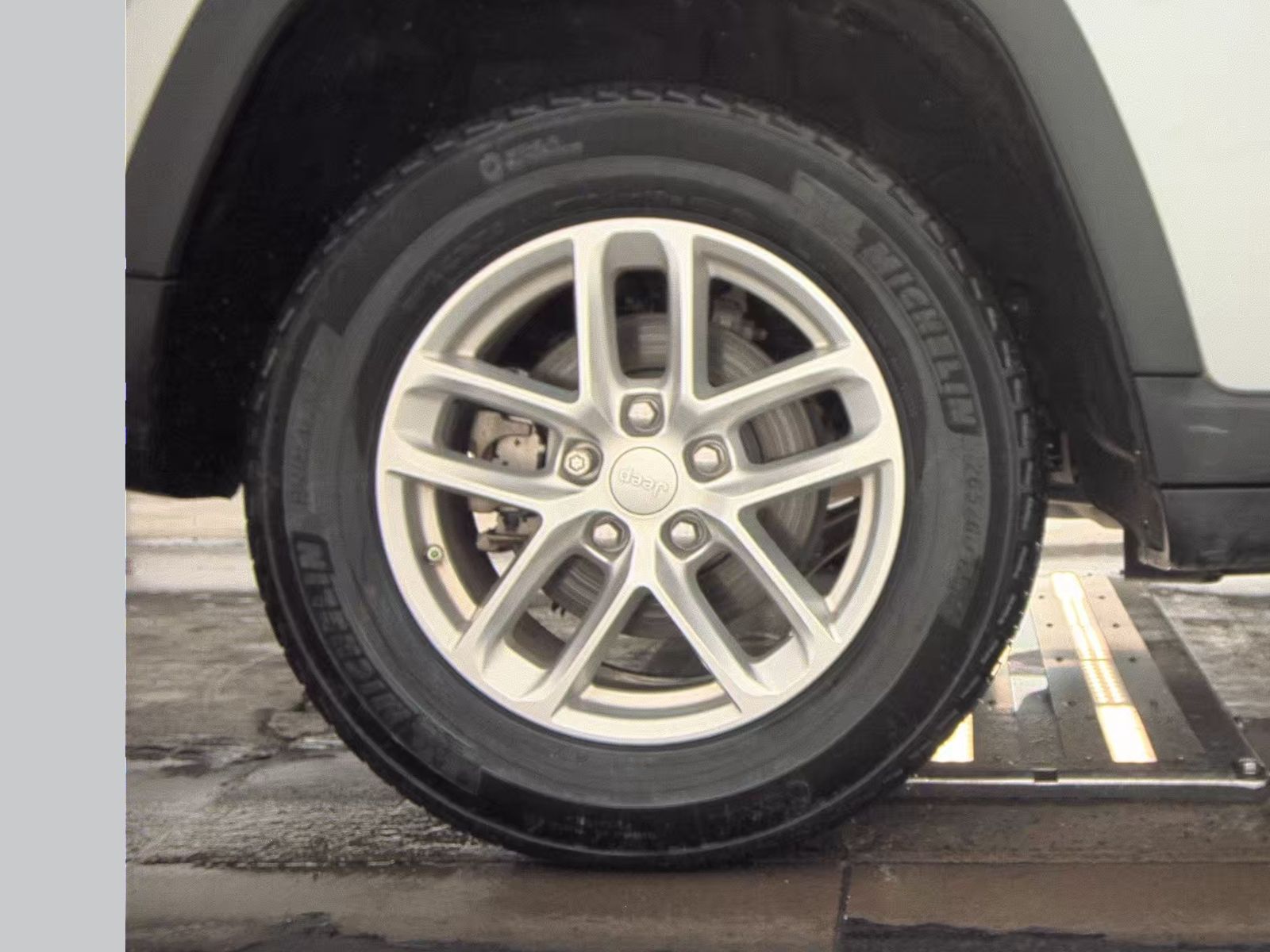 2023 Jeep Grand Cherokee Laredo AWD