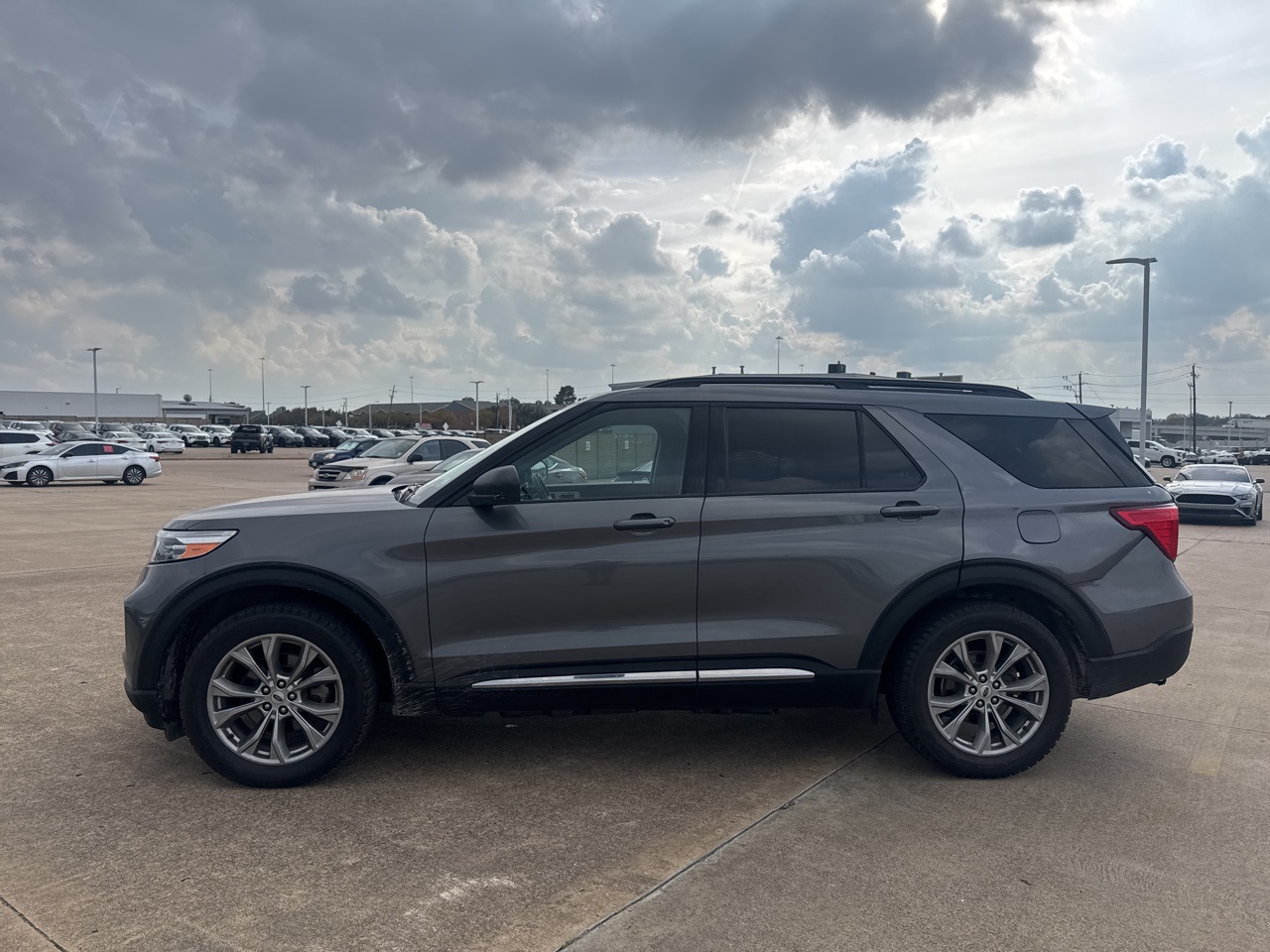 2023 Ford Explorer XLT AWD