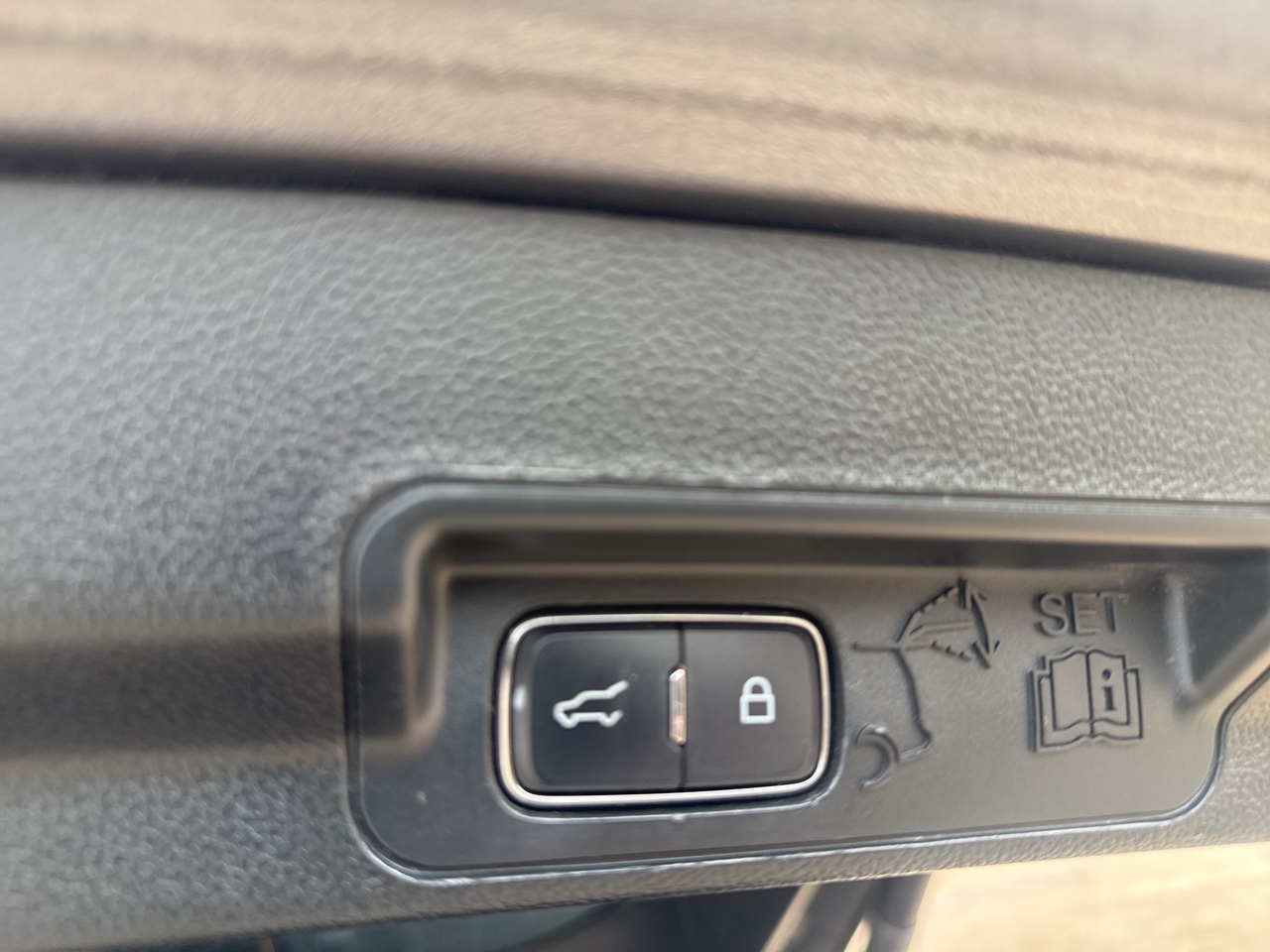 2023 Ford Explorer XLT AWD