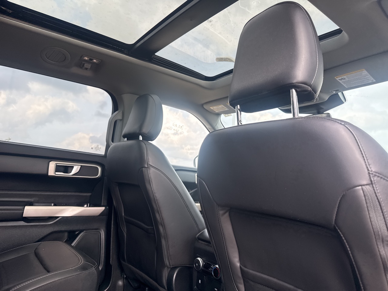 2023 Ford Explorer XLT AWD