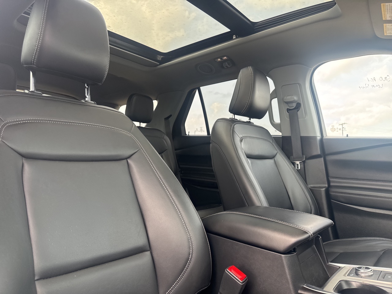 2023 Ford Explorer XLT AWD