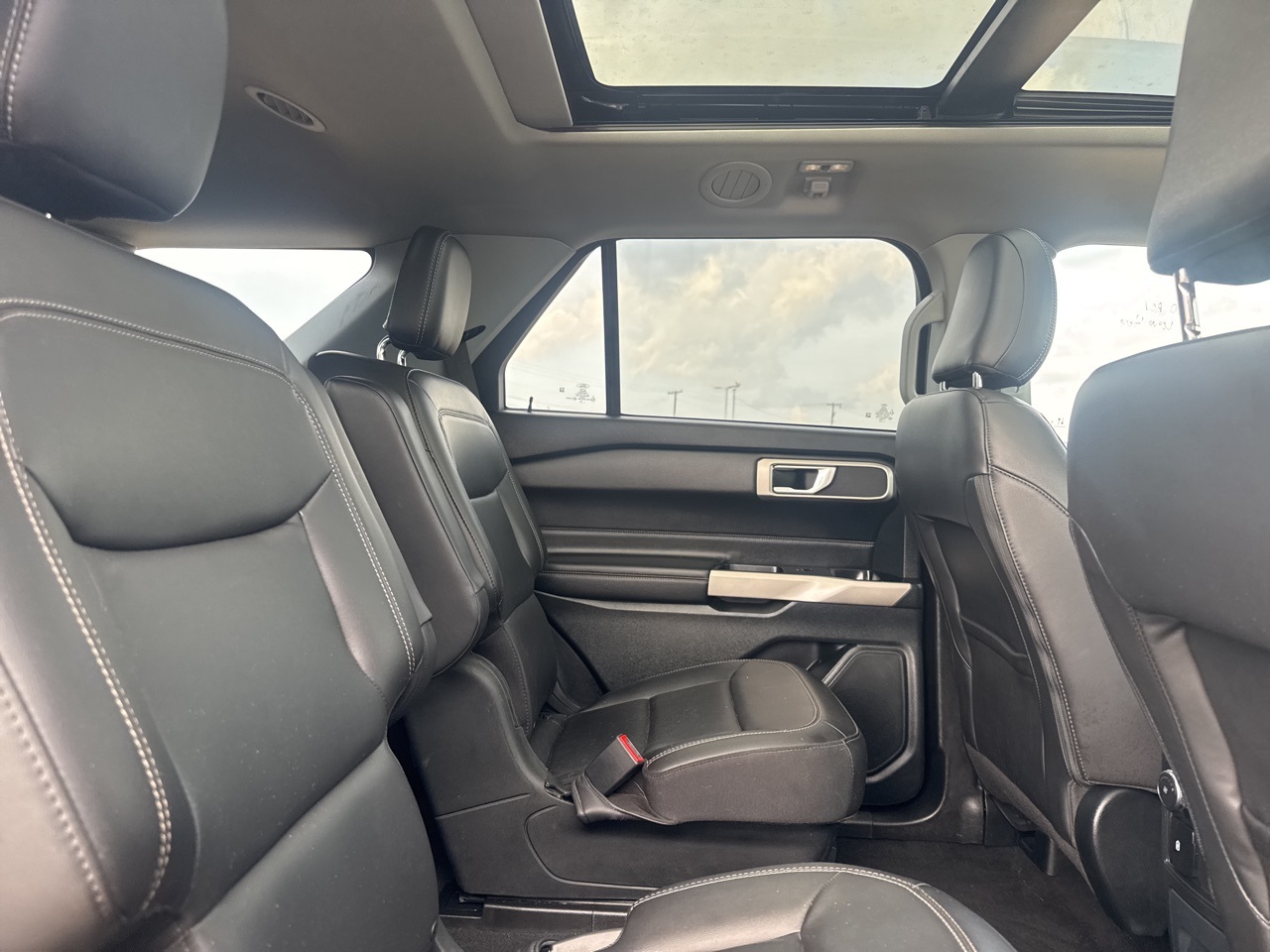 2023 Ford Explorer XLT AWD