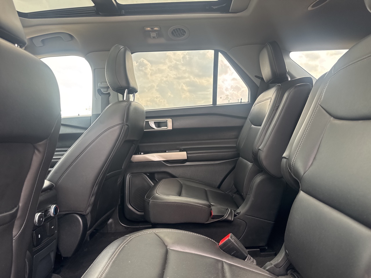 2023 Ford Explorer XLT AWD