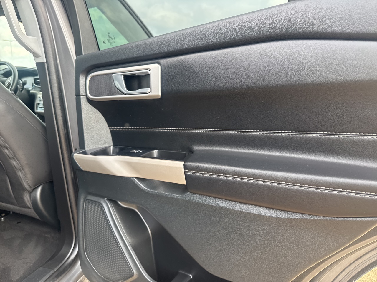 2023 Ford Explorer XLT AWD