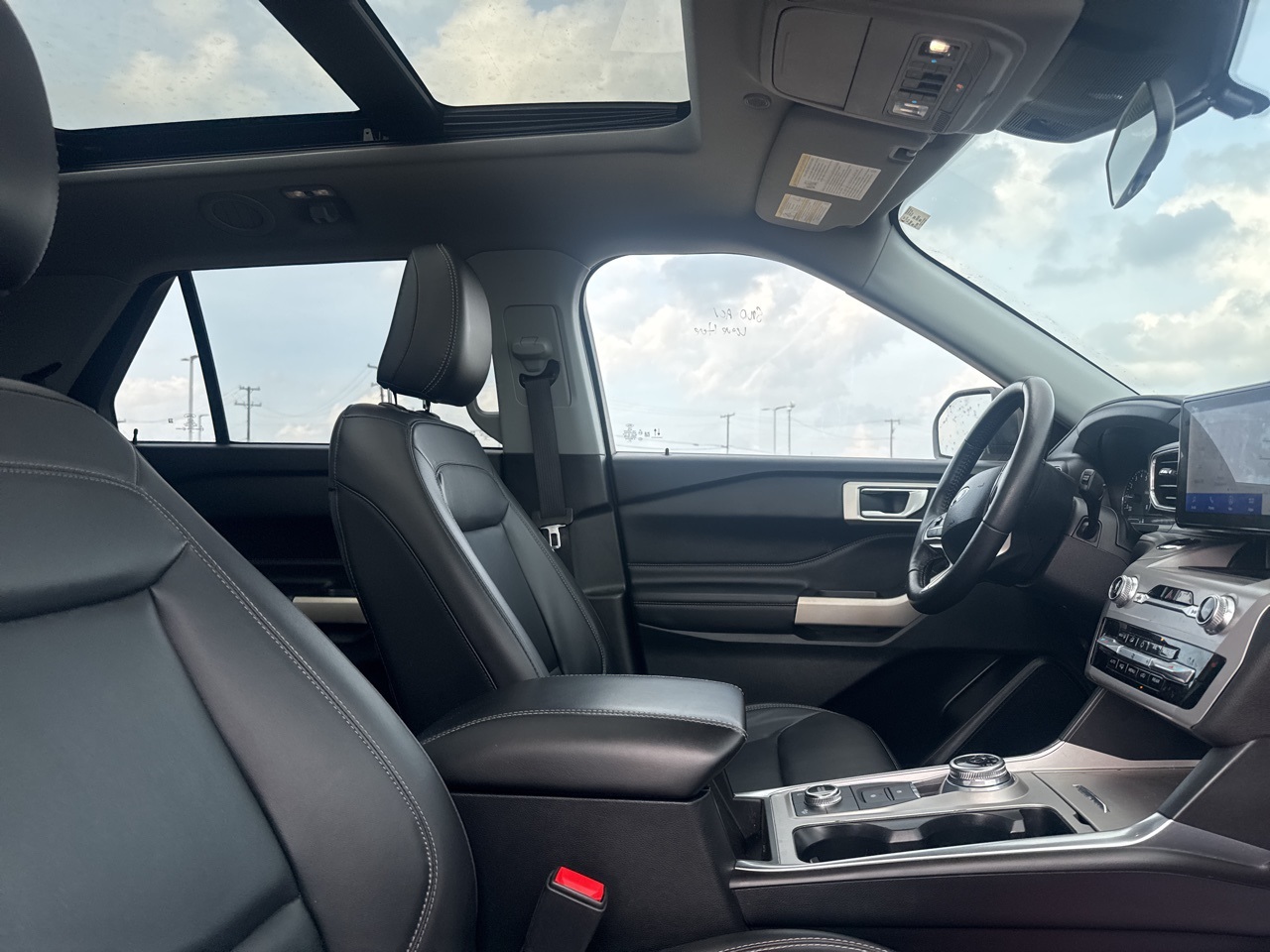 2023 Ford Explorer XLT AWD