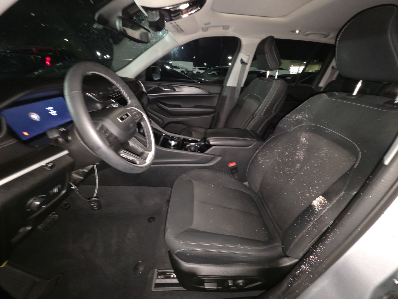 2023 Jeep Grand Cherokee Laredo AWD