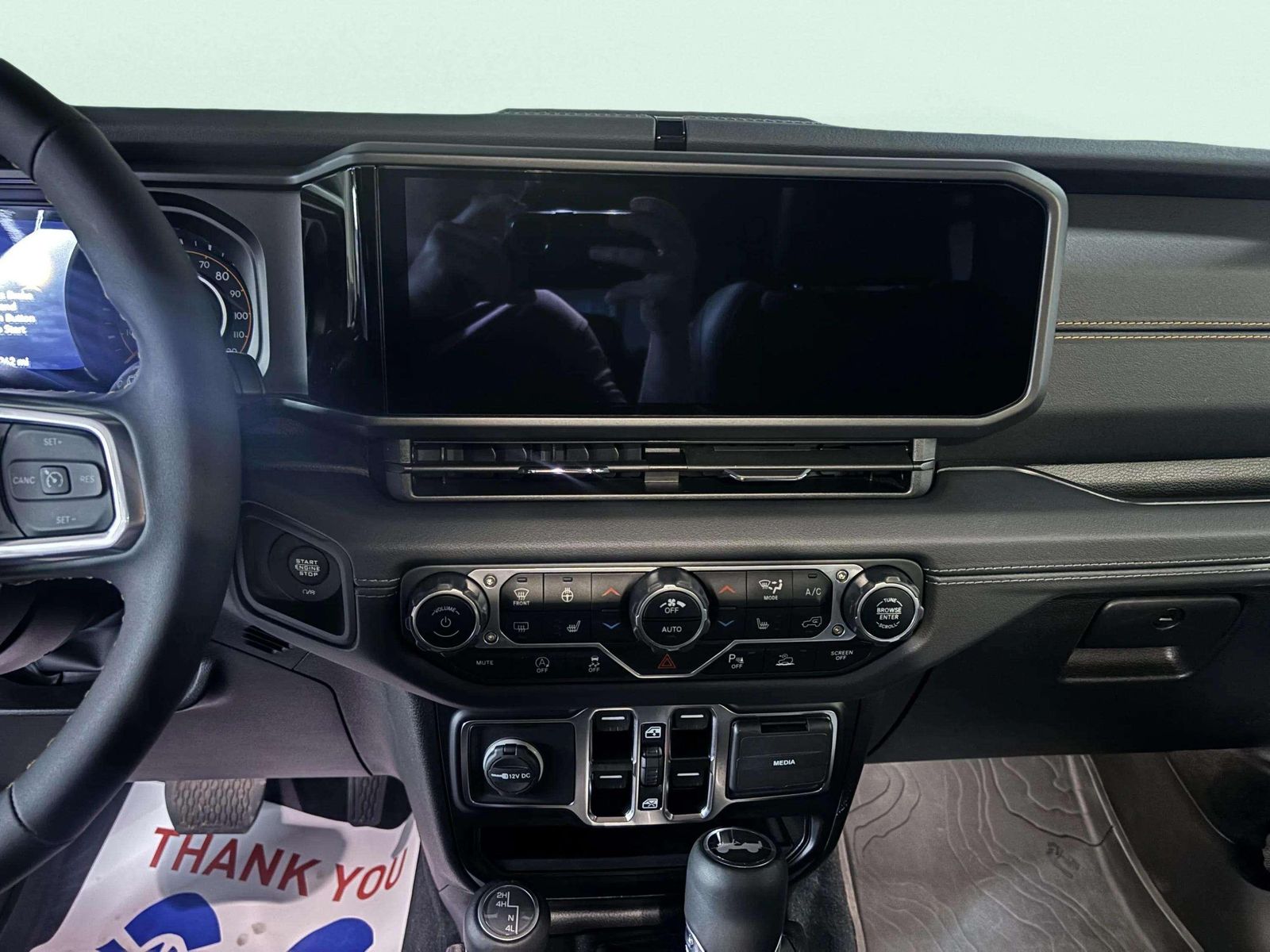 2024 Jeep Wrangler Sahara AWD