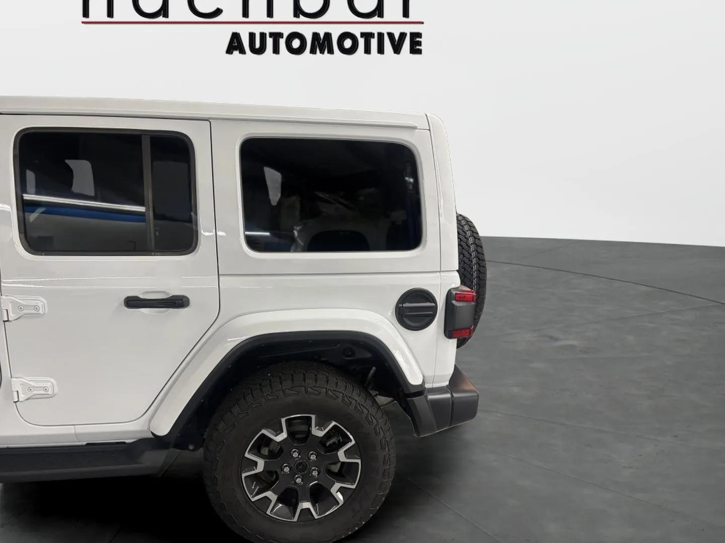 2024 Jeep Wrangler Sahara AWD