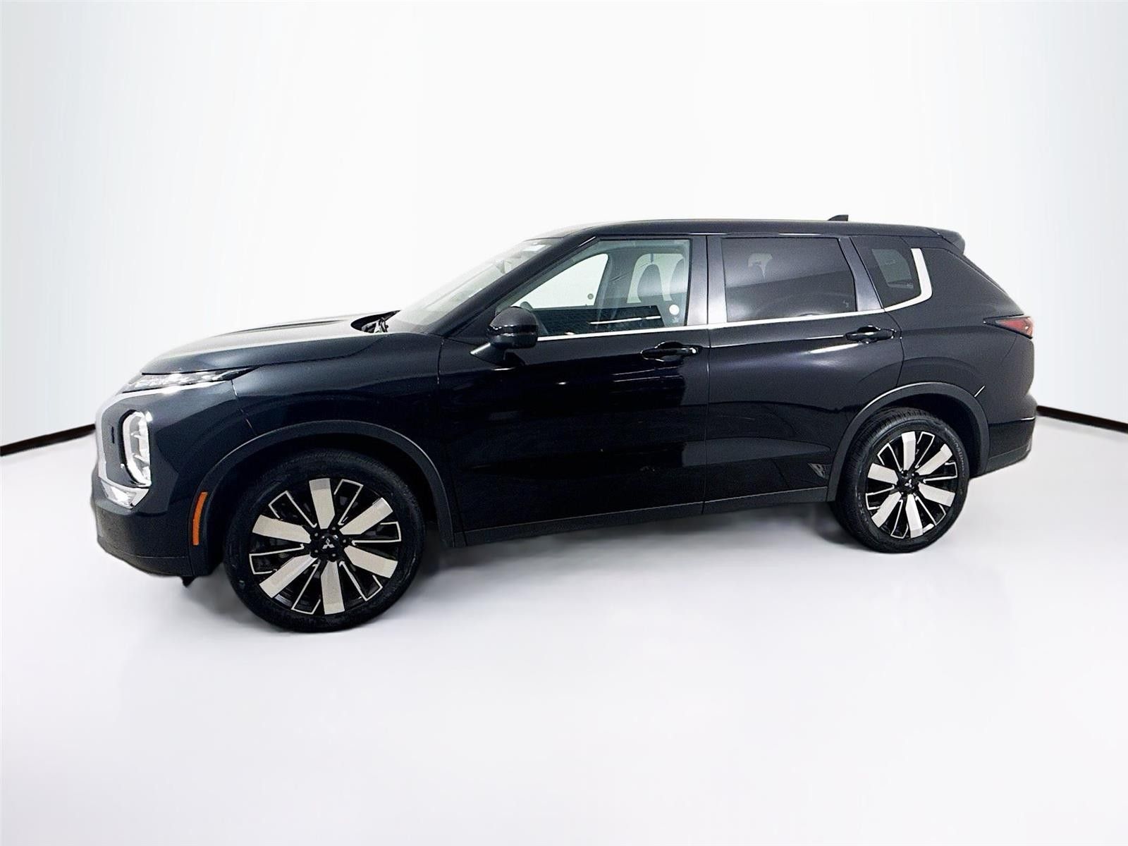 2025 Mitsubishi Outlander SE AWD