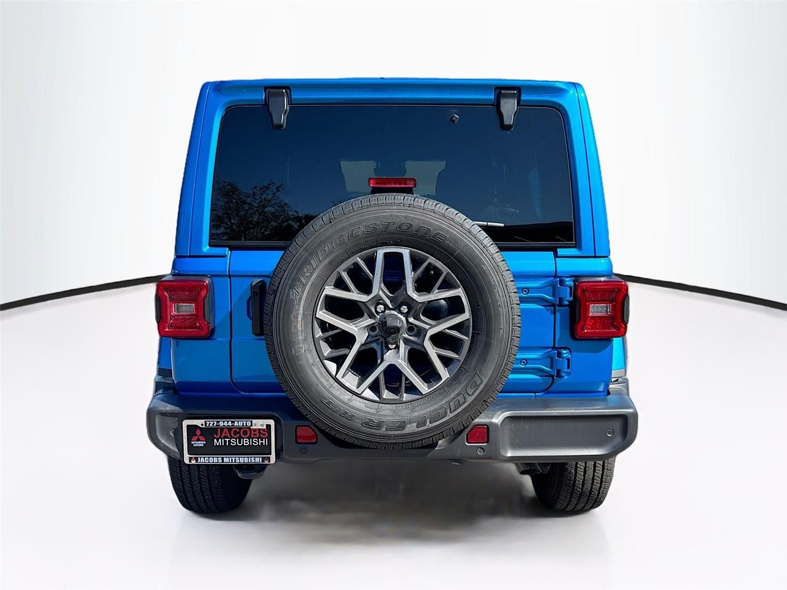 2024 Jeep Wrangler Sahara AWD