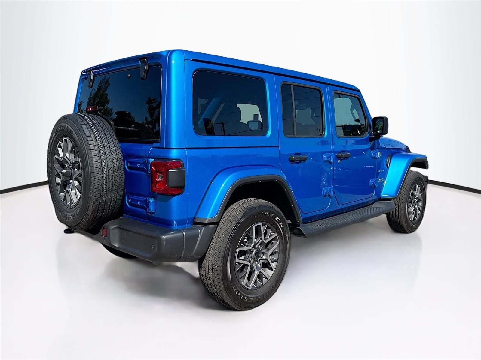 2024 Jeep Wrangler Sahara AWD