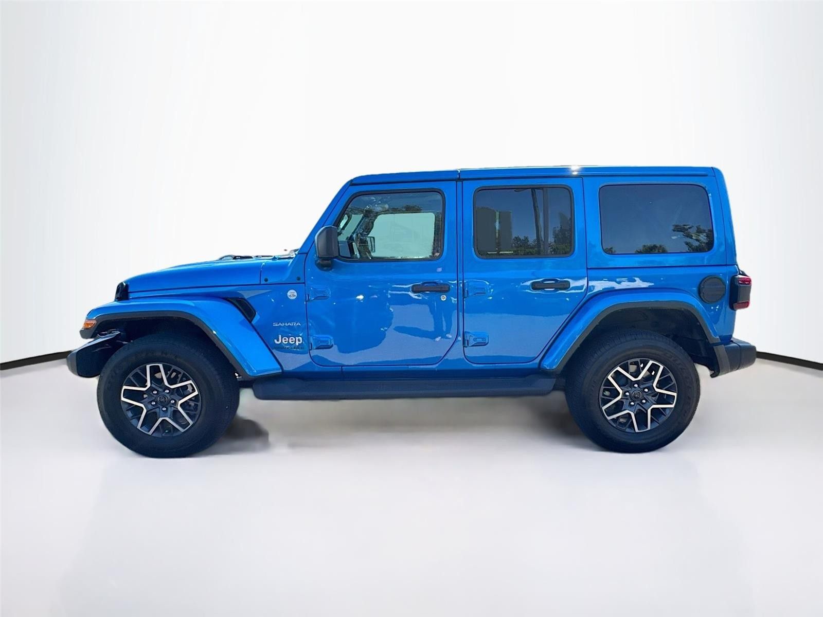 2024 Jeep Wrangler Sahara AWD