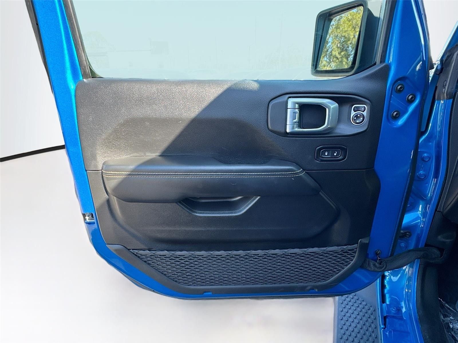 2024 Jeep Wrangler Sahara AWD