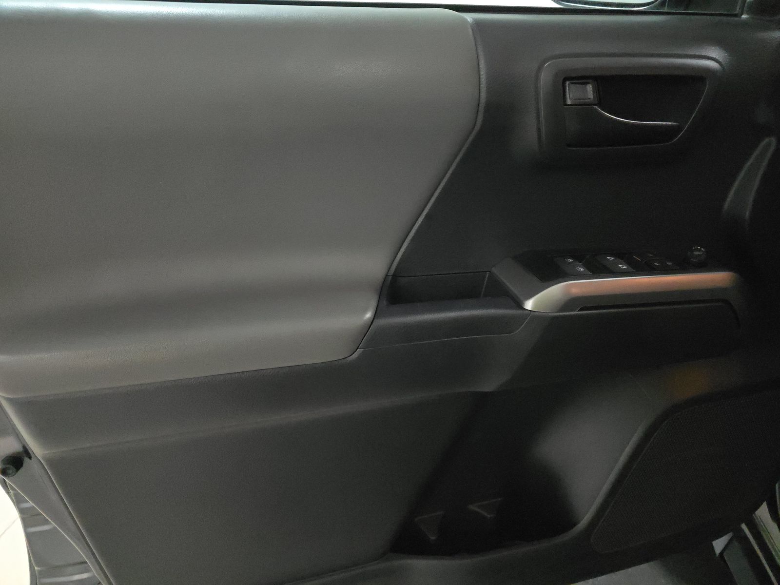 2023 Toyota Tacoma SR5 RWD