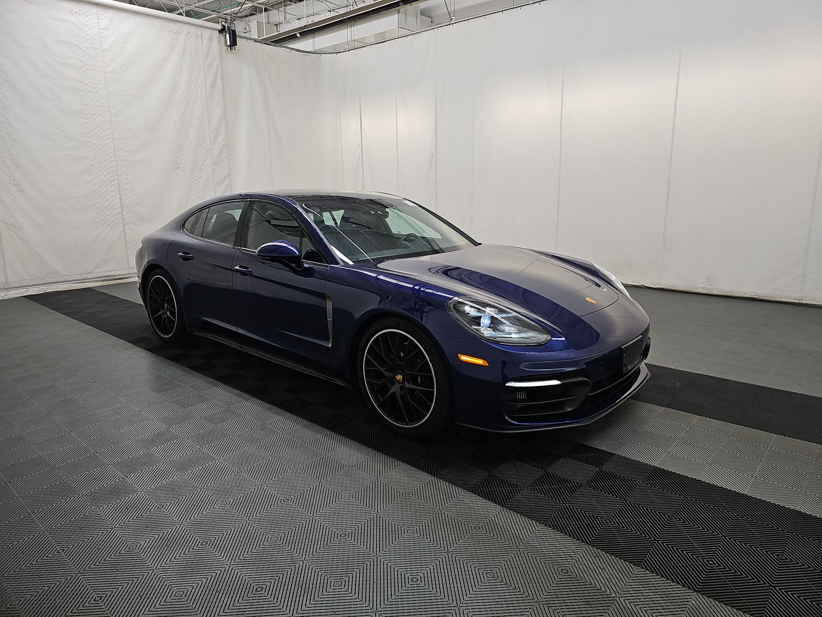 2022 Porsche Panamera 4 Platinum Edition AWD