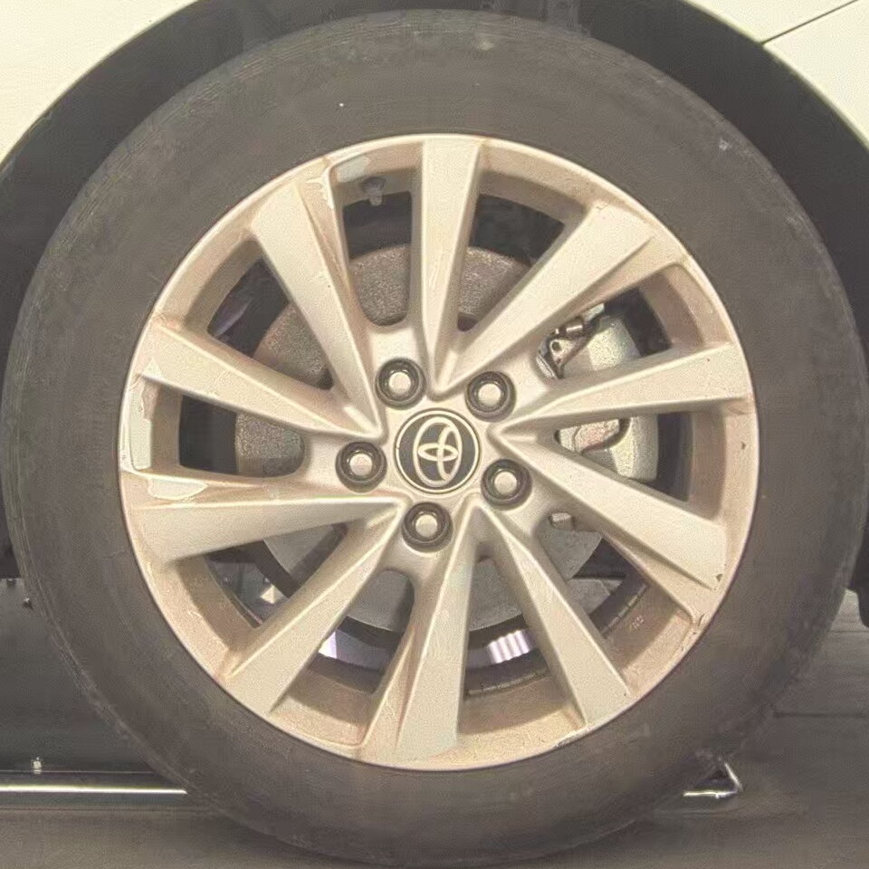 2024 Toyota Camry LE FWD