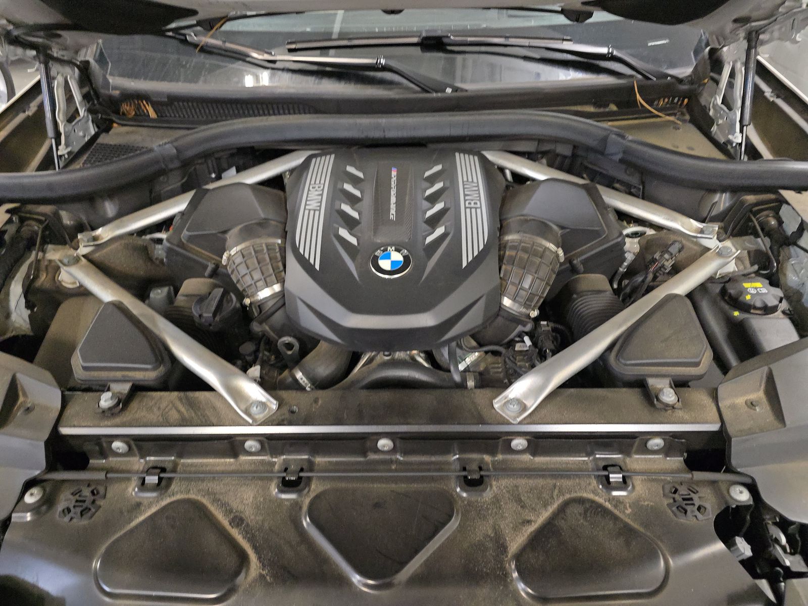 2022 BMW X7 M50i AWD