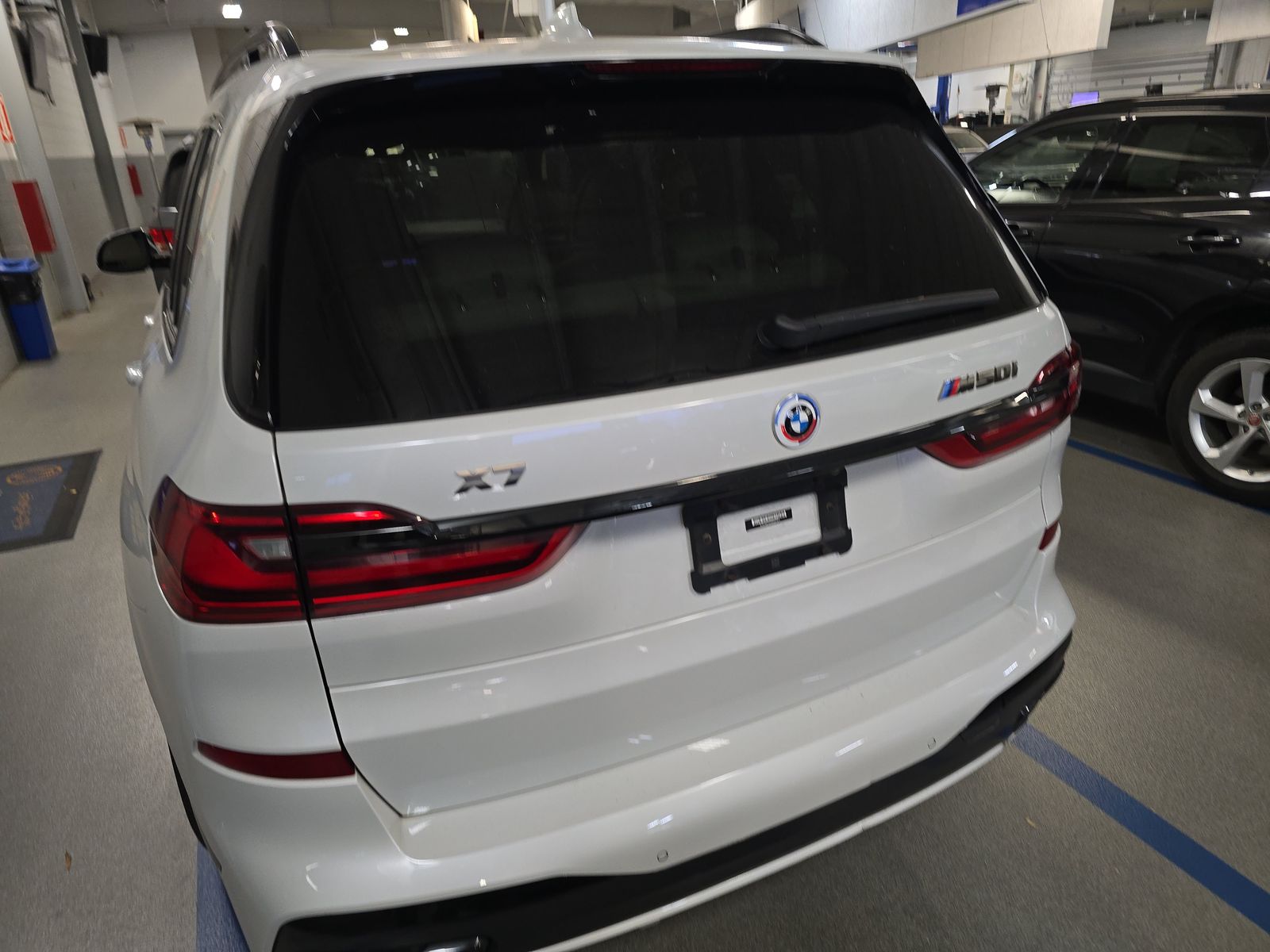 2022 BMW X7 M50i AWD