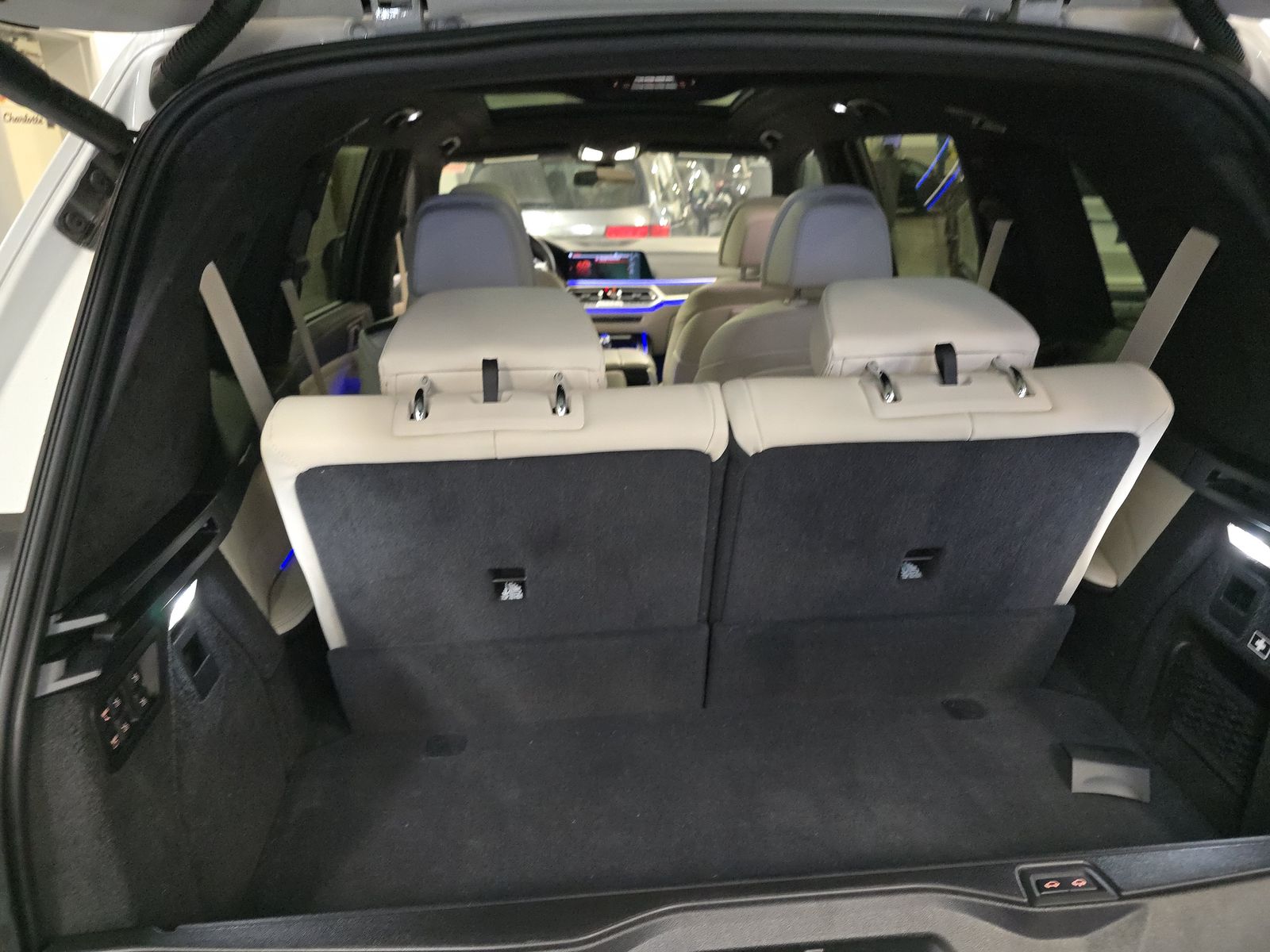 2022 BMW X7 M50i AWD