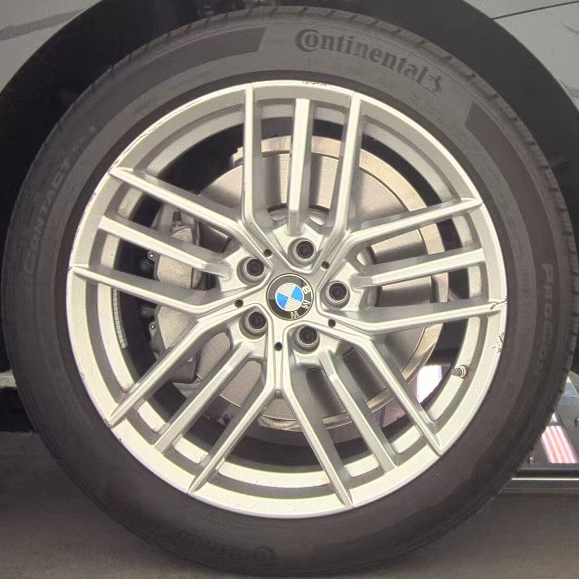 2025 BMW 5 Series 530i RWD