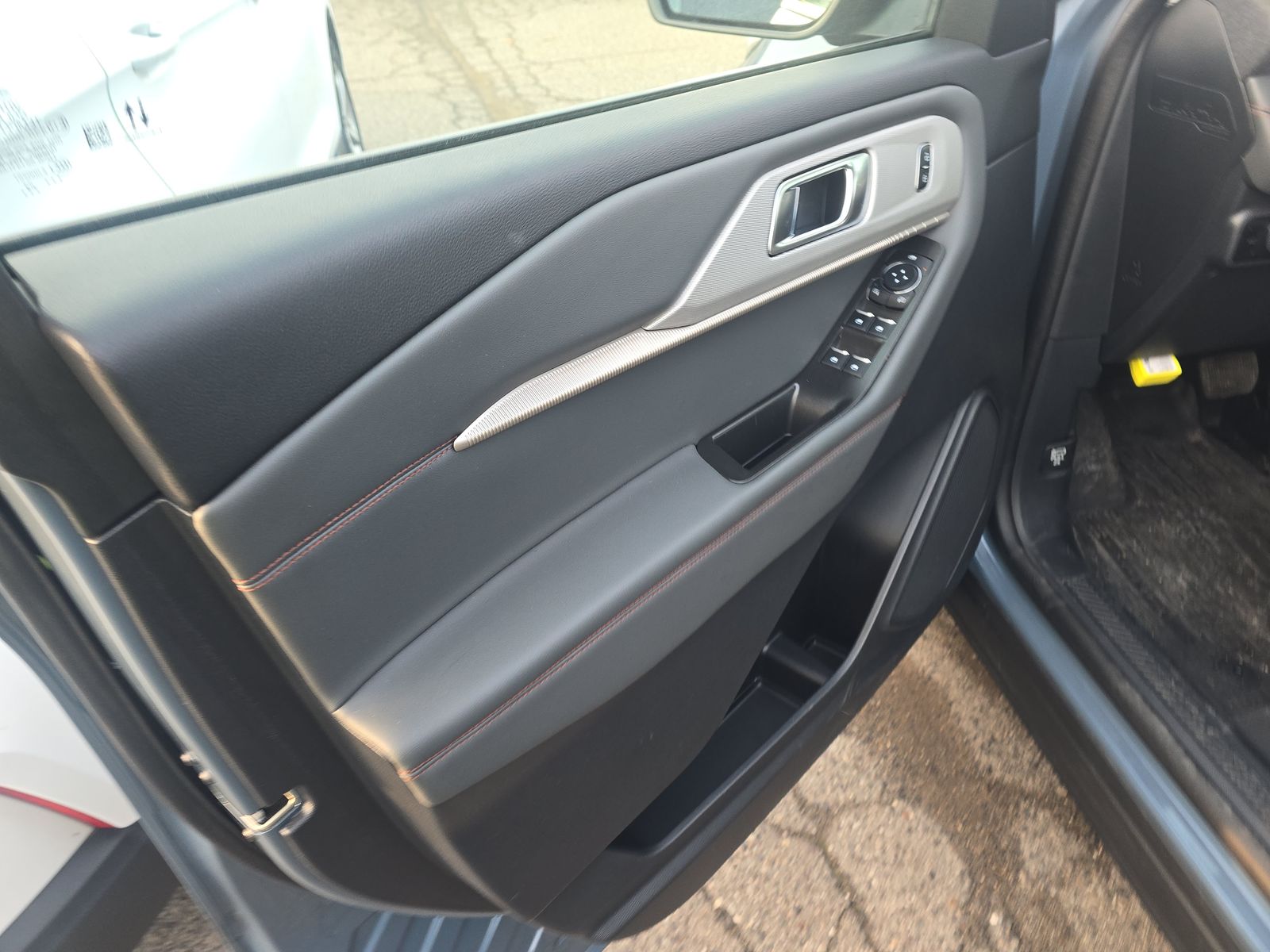 2025 Ford Explorer Active AWD