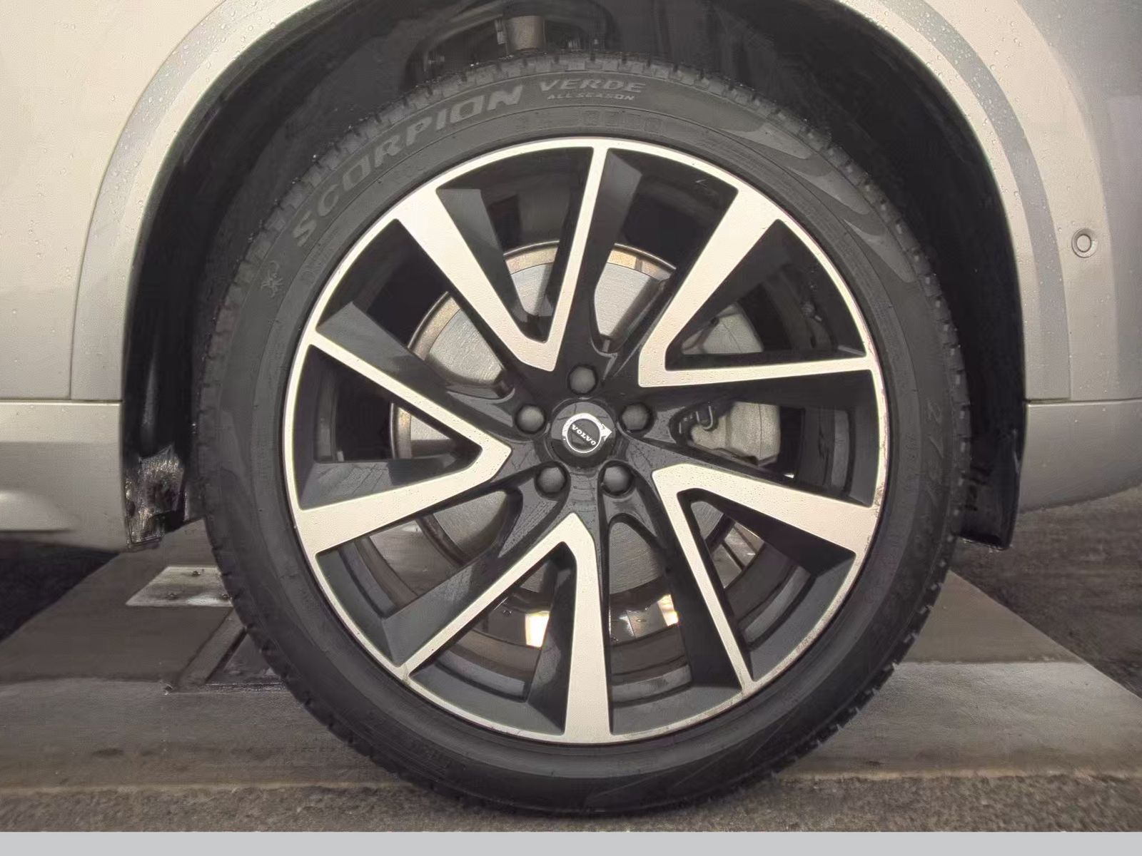 2023 Volvo XC90 B6 Plus AWD