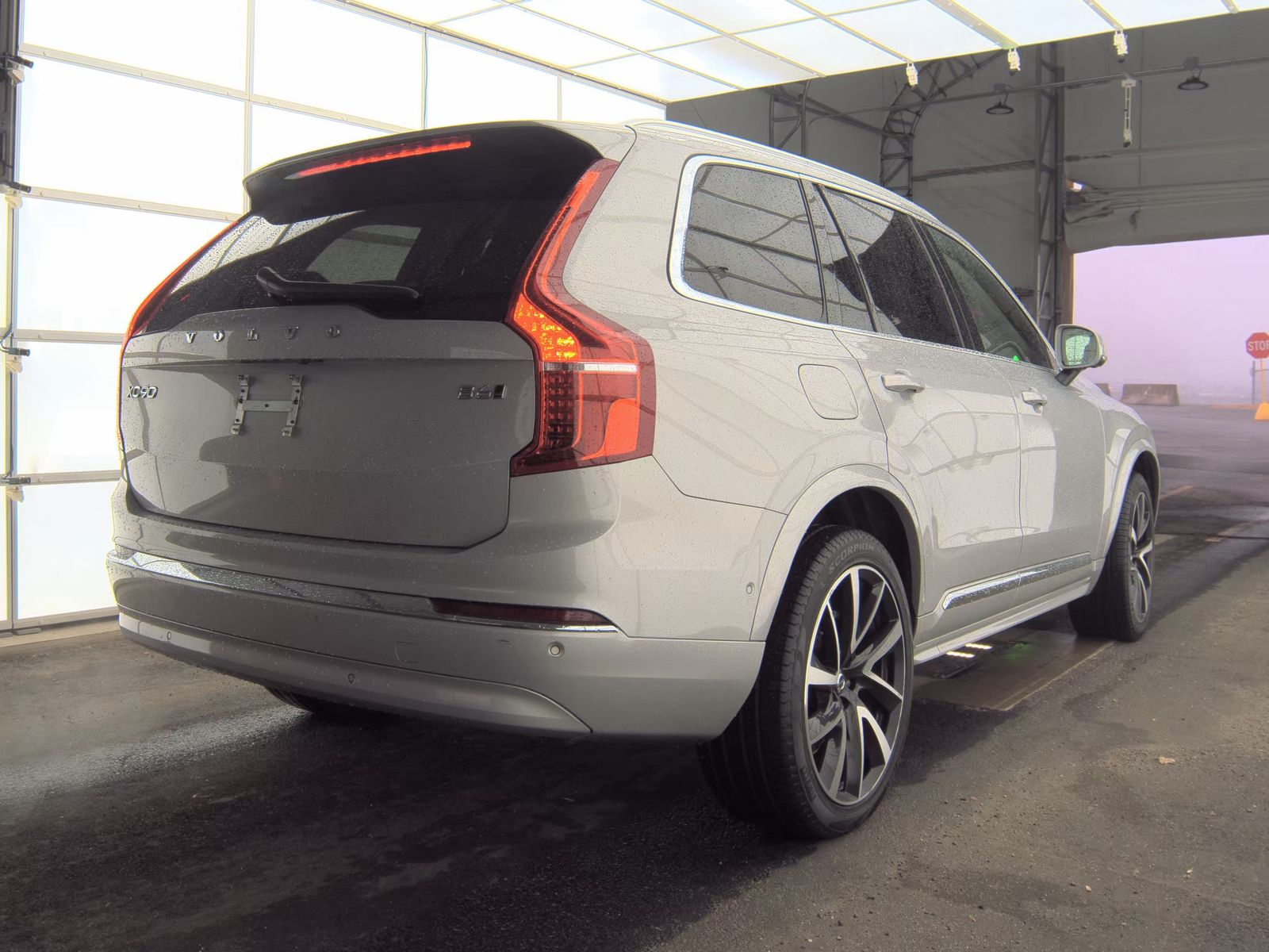 2023 Volvo XC90 B6 Plus AWD