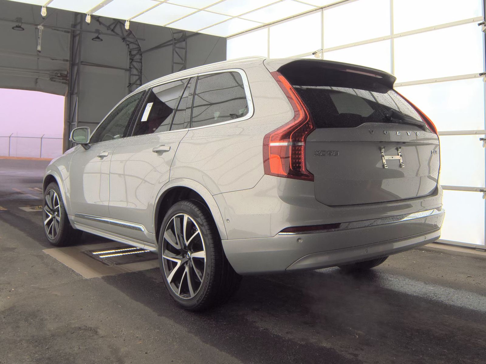 2023 Volvo XC90 B6 Plus AWD
