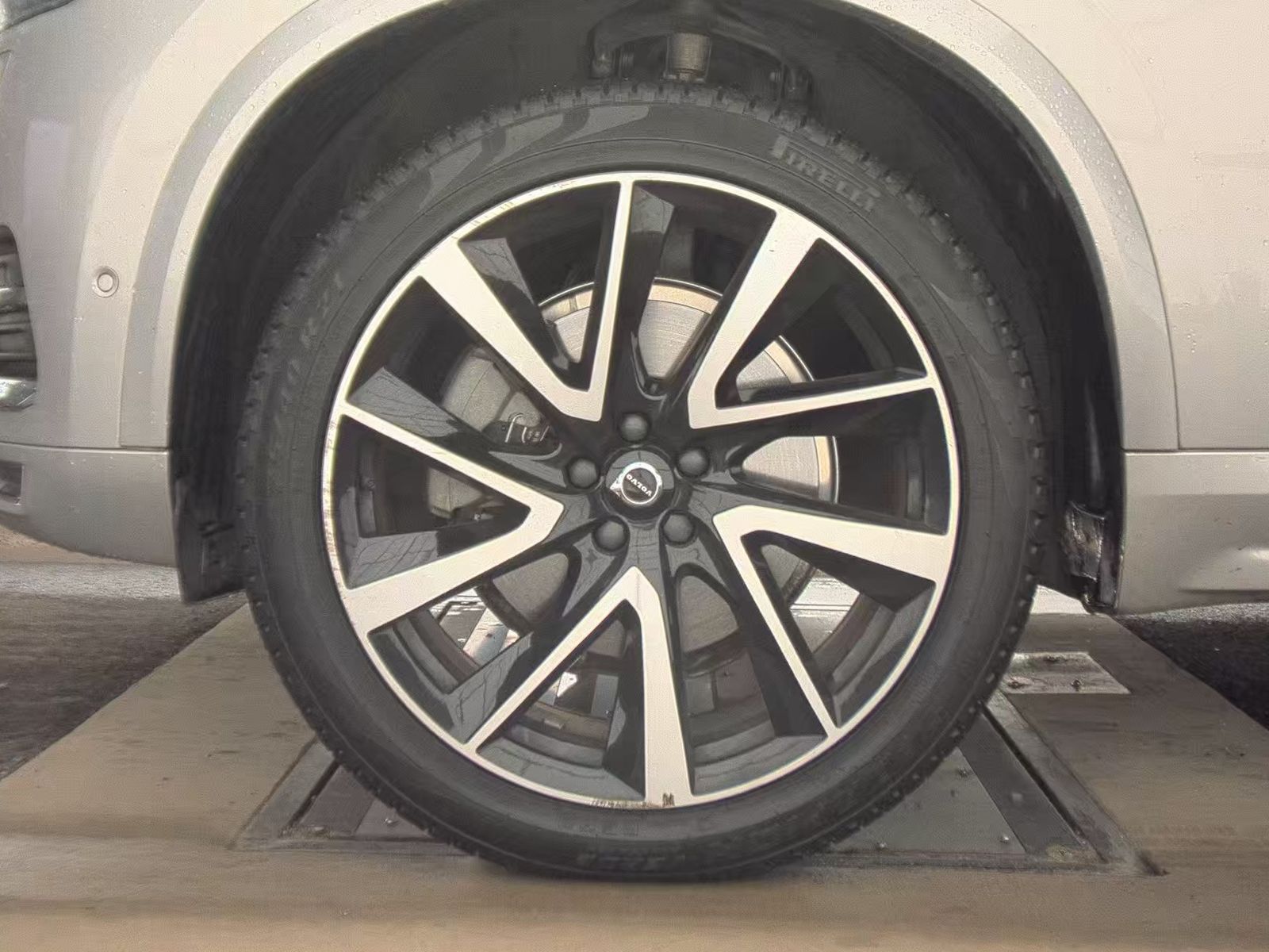 2023 Volvo XC90 B6 Plus AWD