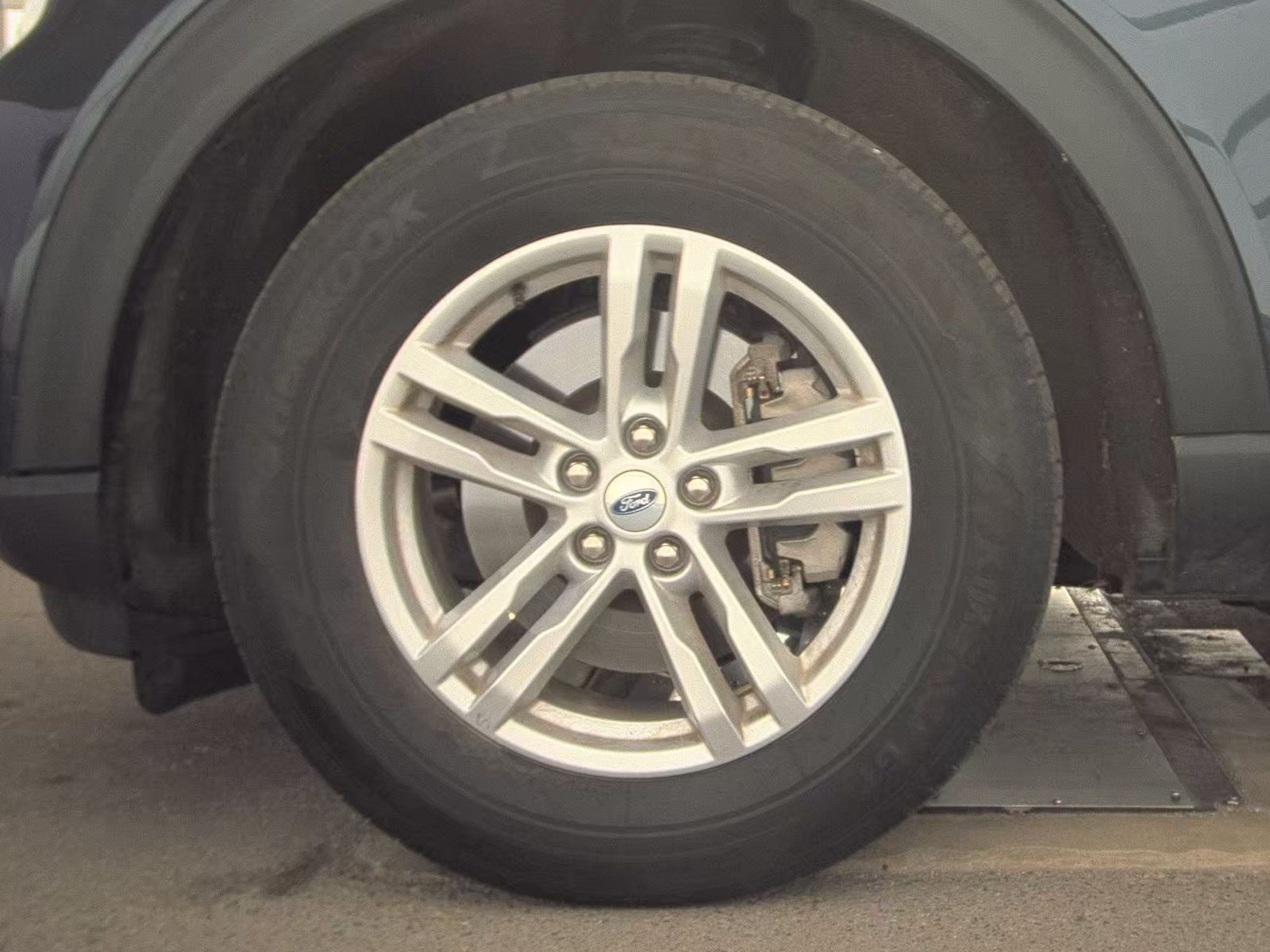 2023 Ford Explorer XLT AWD