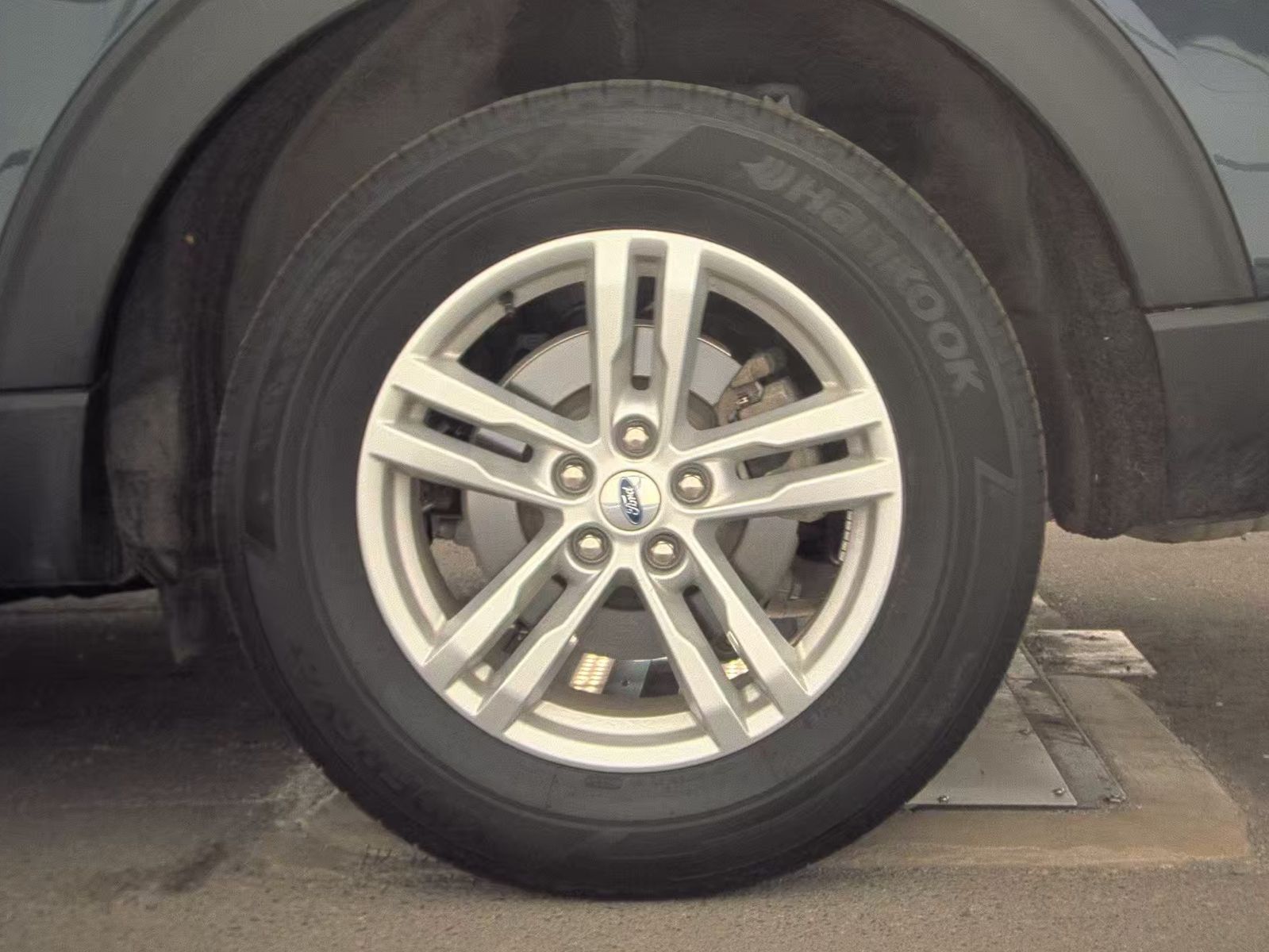 2023 Ford Explorer XLT AWD