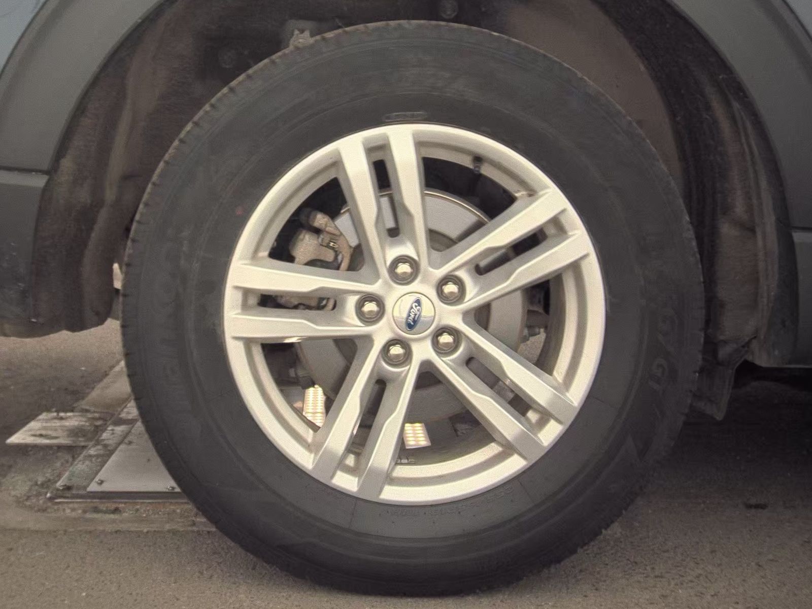 2023 Ford Explorer XLT AWD