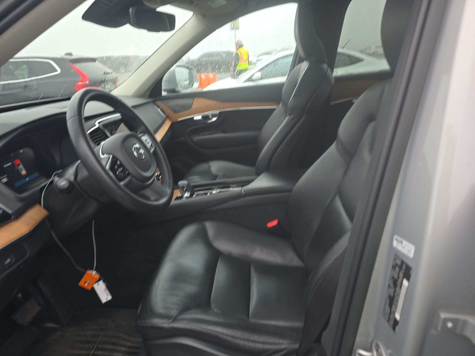 2023 Volvo XC90 B6 Plus AWD