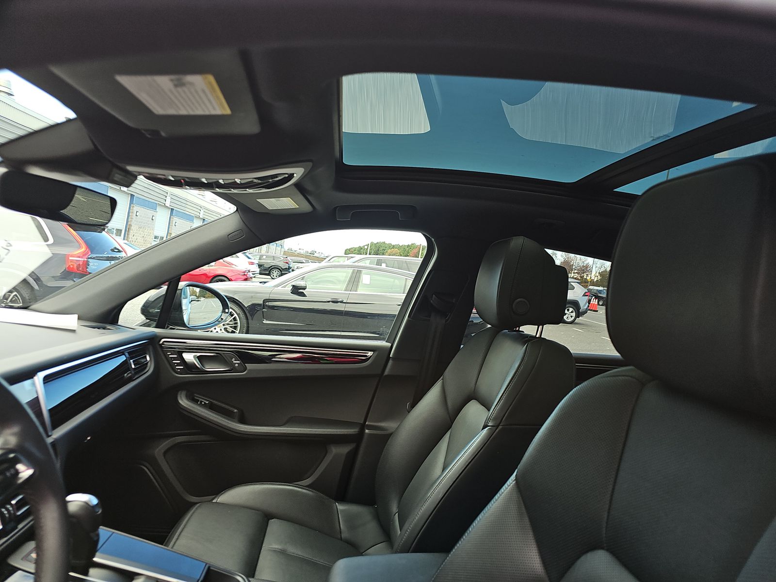 2024 Porsche Macan Base AWD