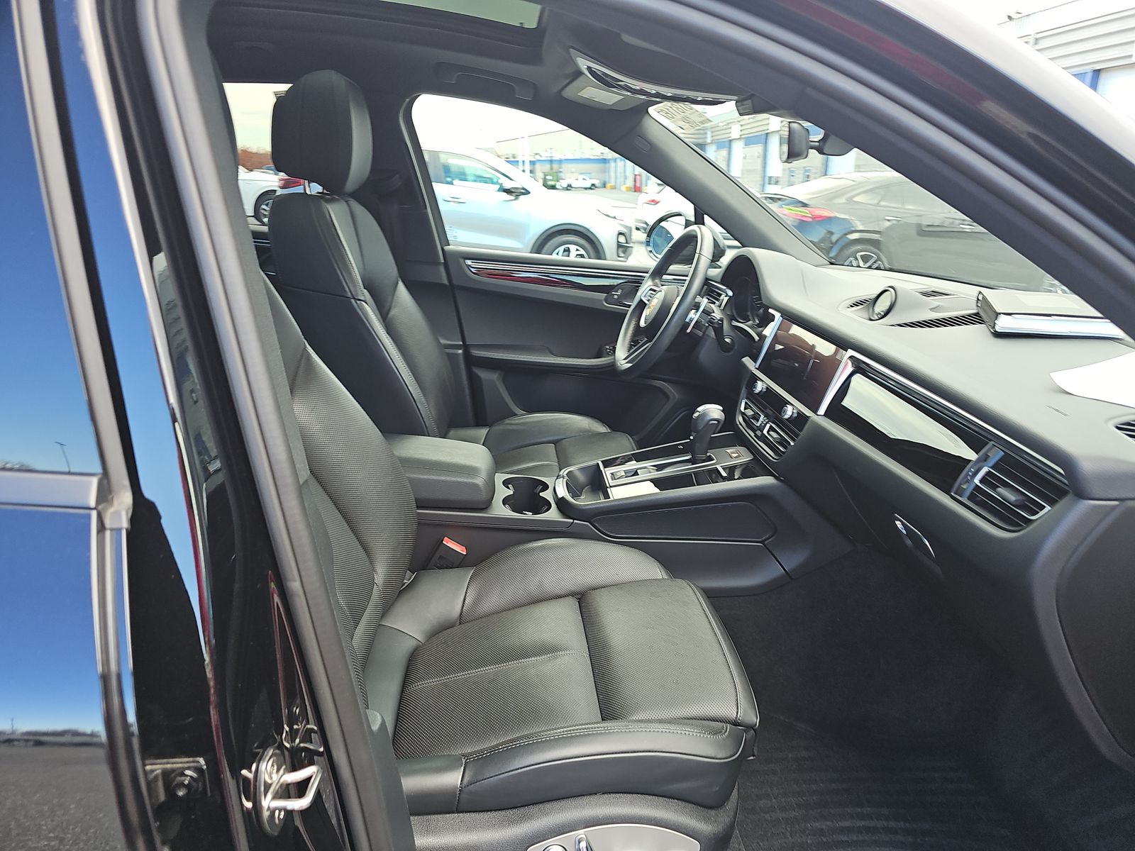 2024 Porsche Macan Base AWD