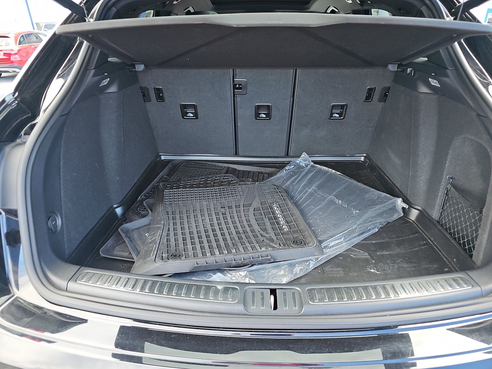 2024 Porsche Macan Base AWD