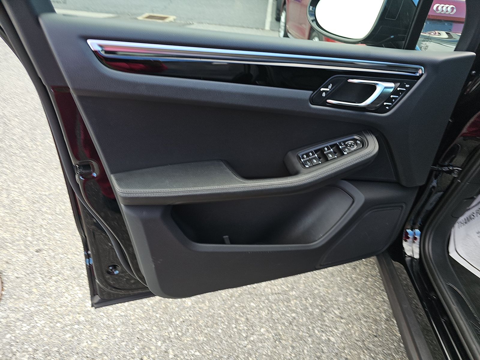 2024 Porsche Macan Base AWD