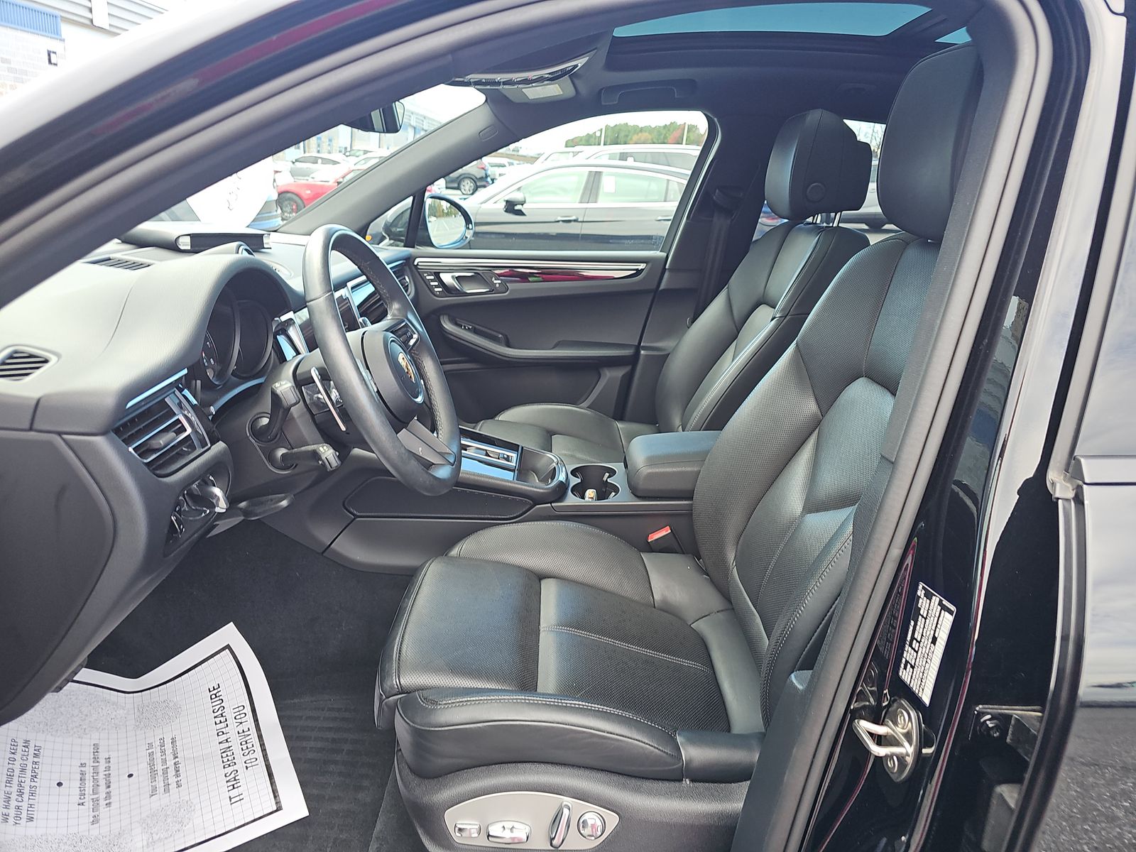 2024 Porsche Macan Base AWD