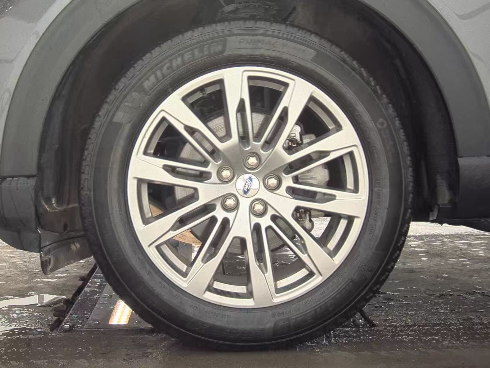 2025 Ford Explorer Platinum AWD