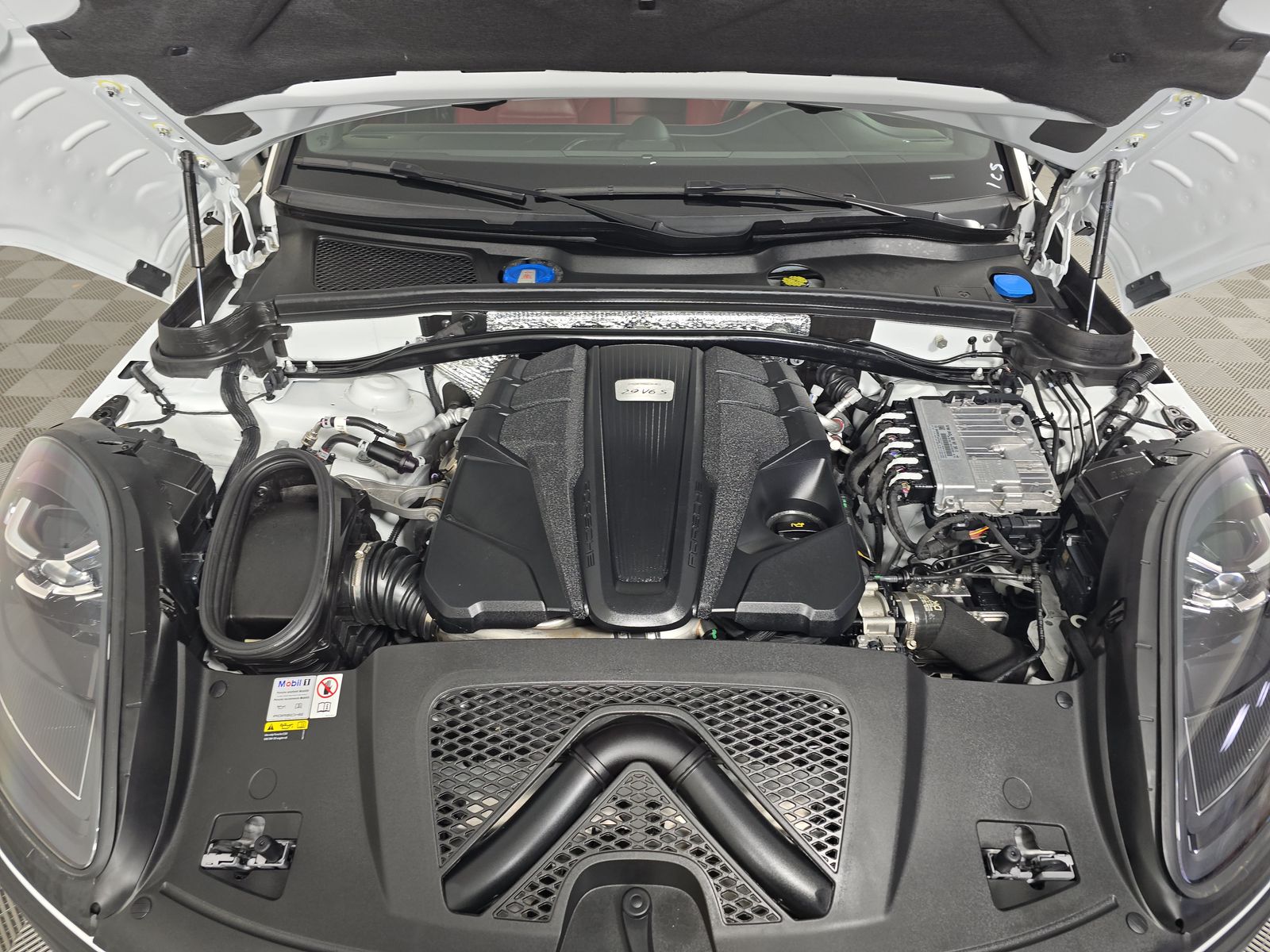 2024 Porsche Macan S AWD