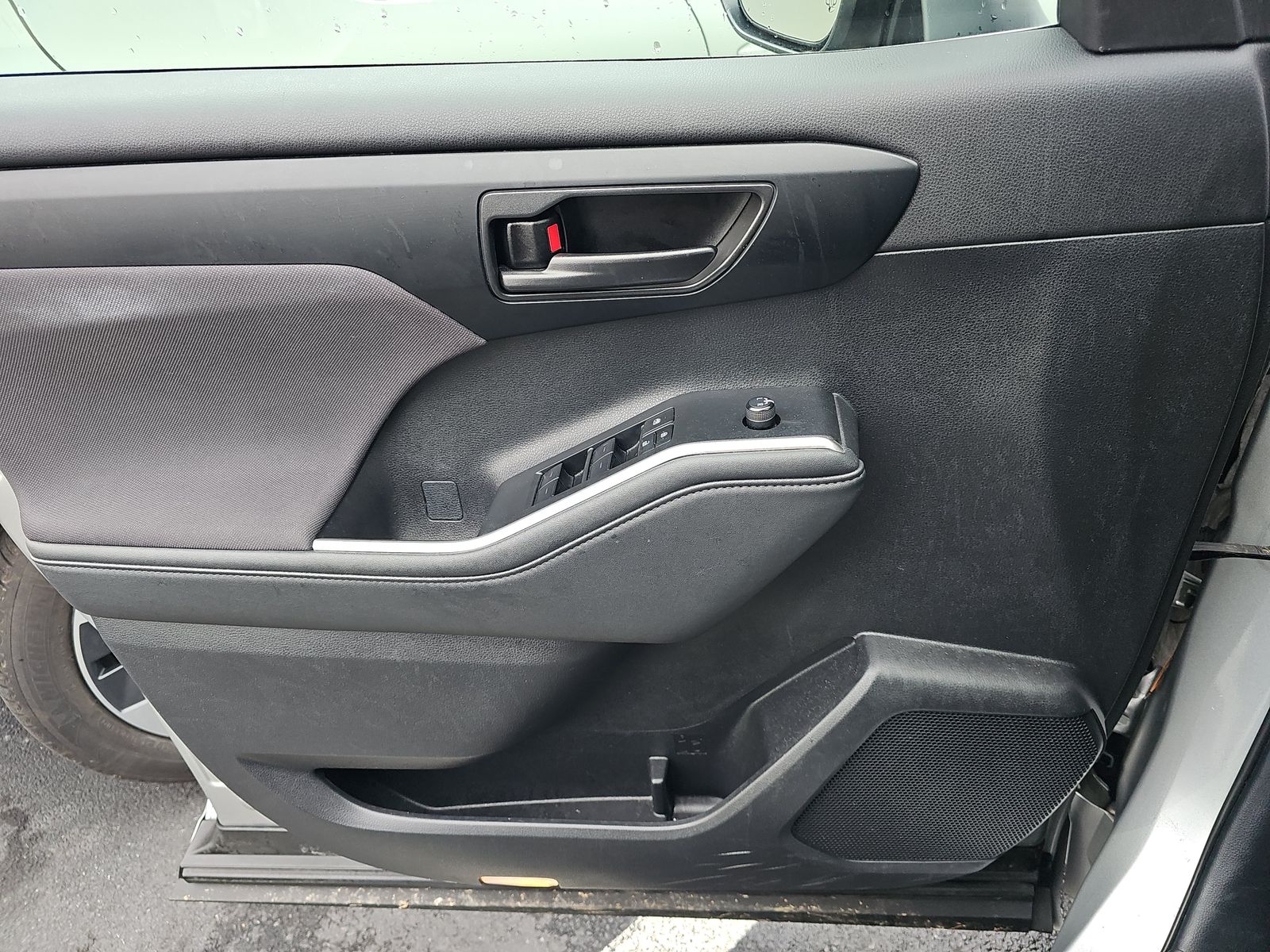 2024 Toyota Highlander LE AWD