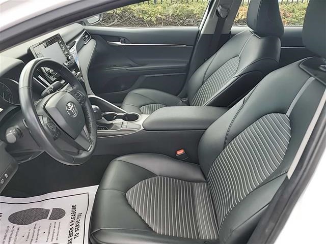 2024 Toyota Camry SE FWD