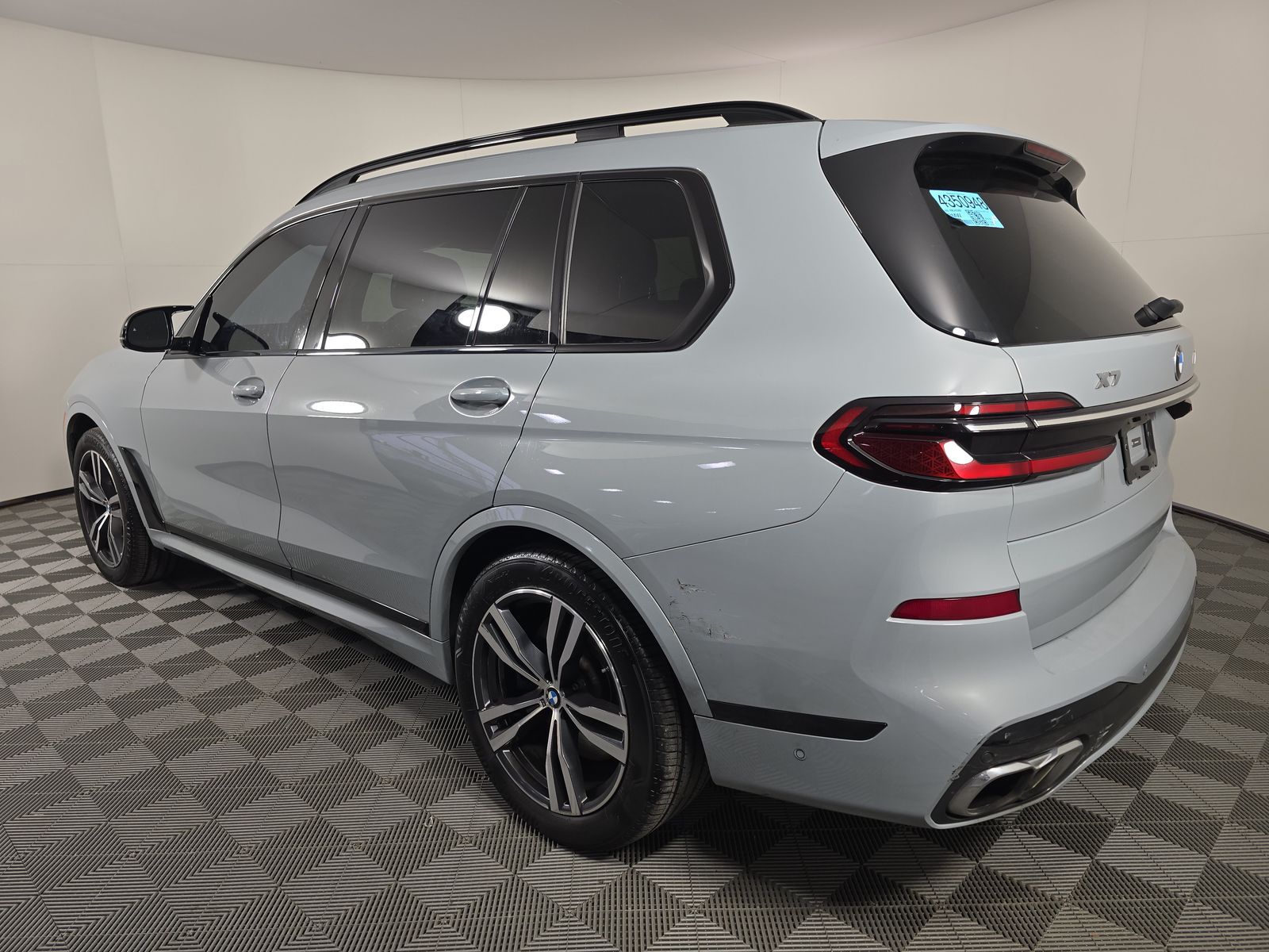 2024 BMW X7 M60i AWD