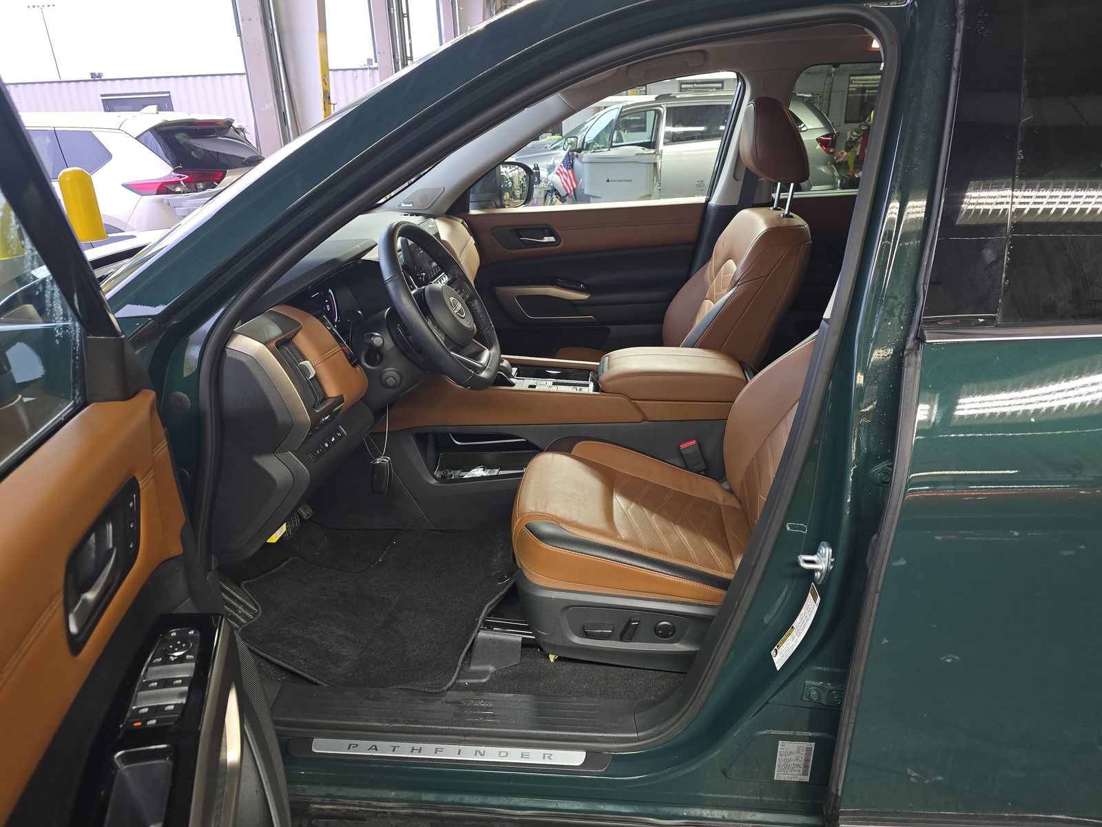 2024 Nissan Pathfinder Platinum FWD