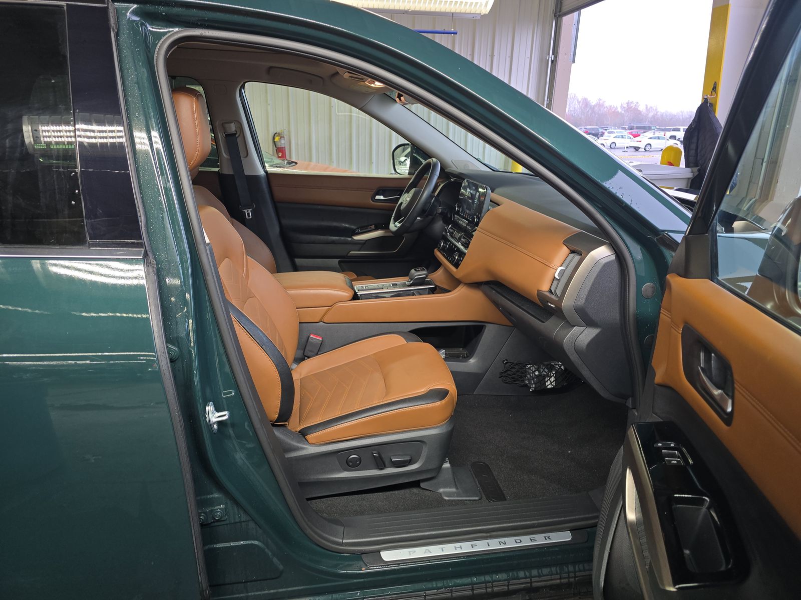 2024 Nissan Pathfinder Platinum FWD