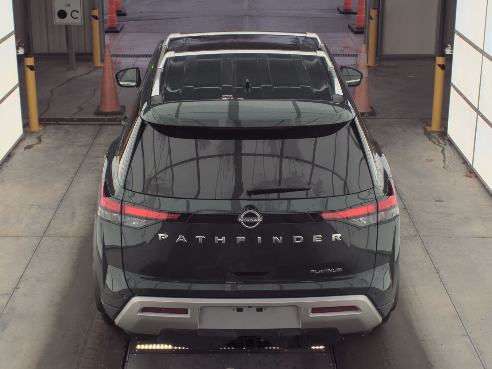 2024 Nissan Pathfinder Platinum FWD