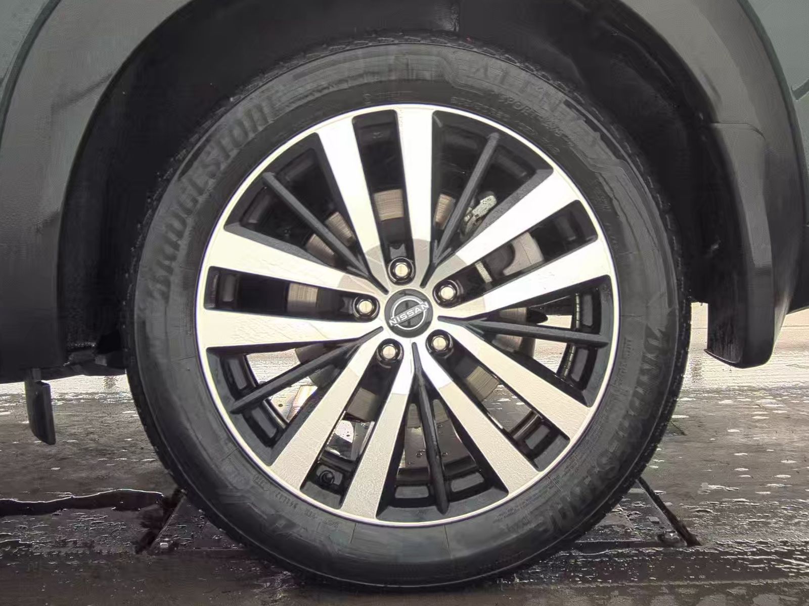 2024 Nissan Pathfinder Platinum FWD