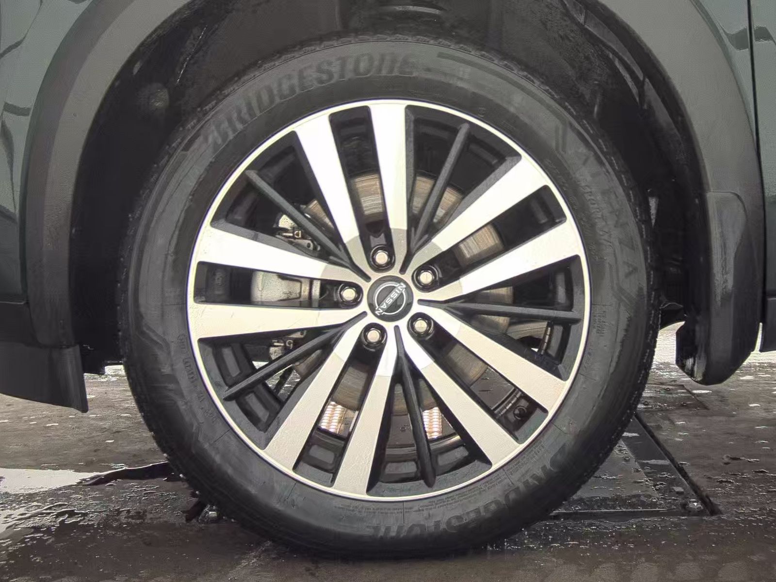 2024 Nissan Pathfinder Platinum FWD