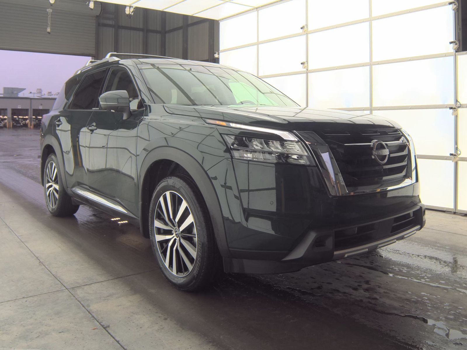 2024 Nissan Pathfinder Platinum FWD